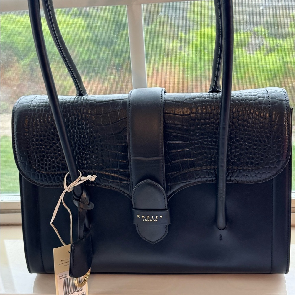 New Radley Medium Harmony Close in black
